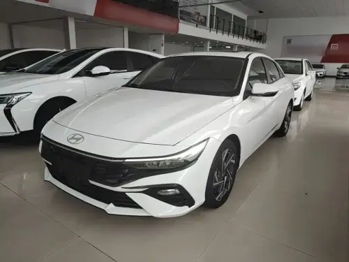 Hyundai Elantra, 2024