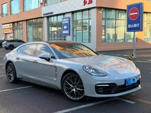 Porsche Panamera, 2023