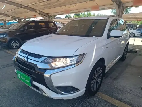 Mitsubishi Outlander, 2021