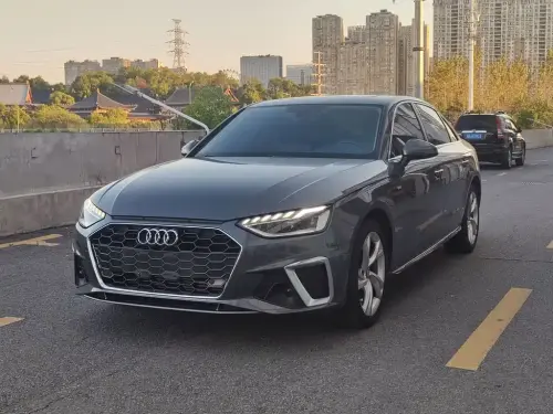 Audi A4, 2021