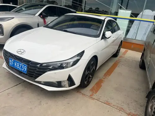 Hyundai Elantra, 2022