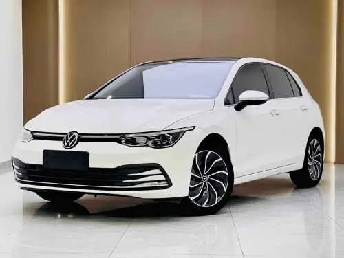 Volkswagen Golf, 2022