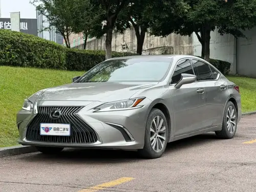 Lexus ES, 2020