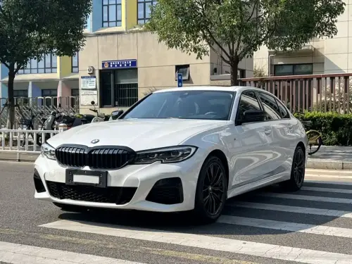 BMW 3-Series, 2022