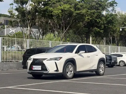 Lexus UX, 2020
