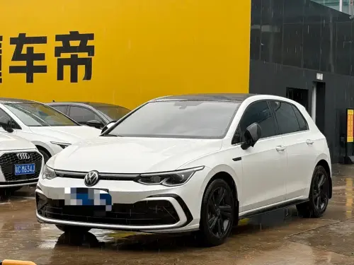Volkswagen Golf, 2023