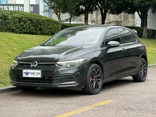 Volkswagen Golf, 2024
