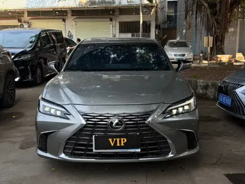 Lexus ES, 2025