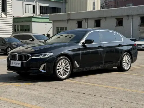 BMW 5-Series, 2022
