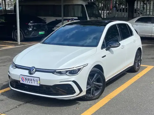Volkswagen Golf, 2023