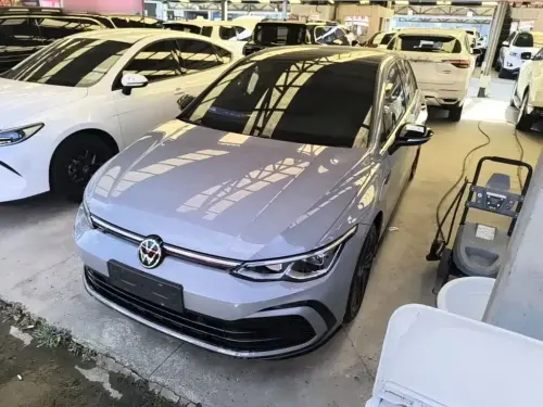 Volkswagen Golf, 2022