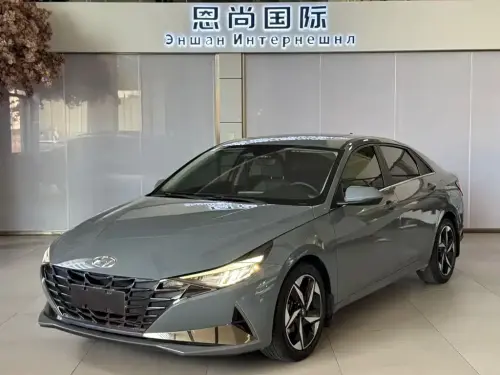 Hyundai Elantra, 2022