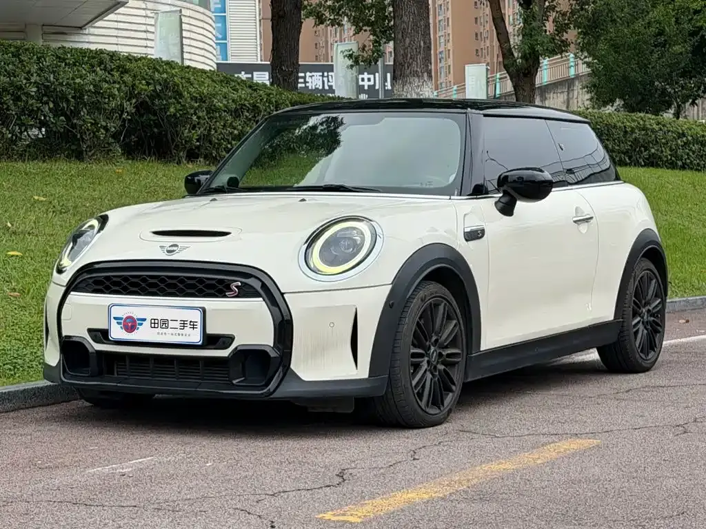Mini MINI, 2021