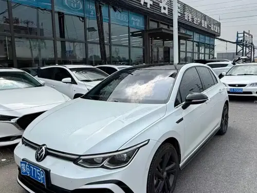 Volkswagen Golf, 2023
