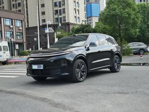 Li Auto L6, 2025