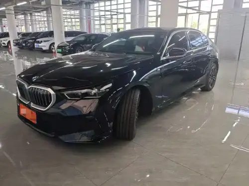 BMW 5-Series, 2025