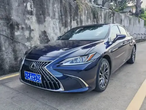 Lexus ES, 2024