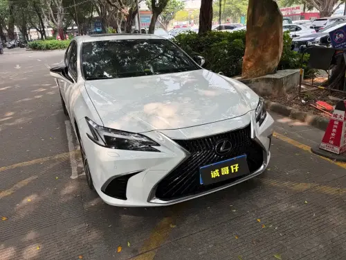 Lexus ES, 2026