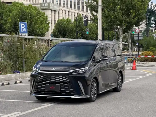 Lexus LM, 2024