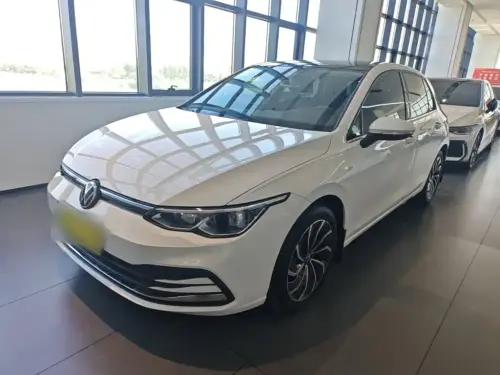 Volkswagen Golf, 2023