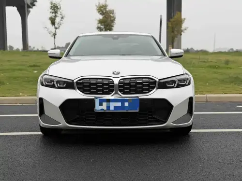 BMW 3-Series, 2023