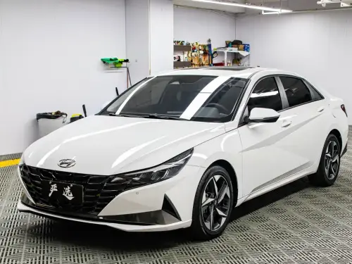 Hyundai Elantra, 2022