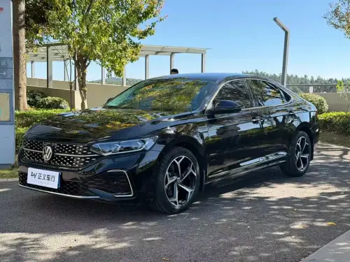 Volkswagen Passat, 2023