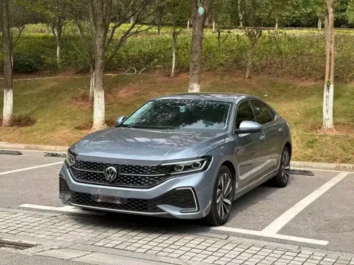 Volkswagen Passat, 2022