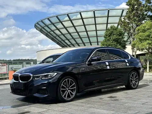 BMW 3-Series, 2022