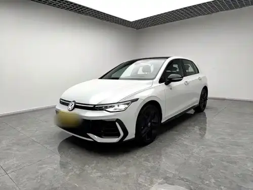 Volkswagen Golf, 2025