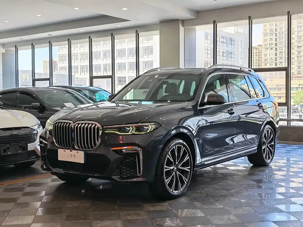 BMW 宝马X7, 2020