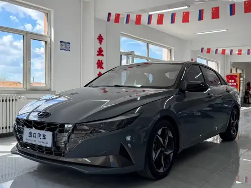 Hyundai Elantra, 2022