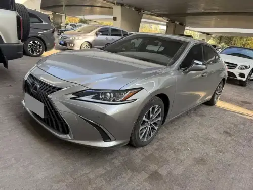 Lexus ES, 2023