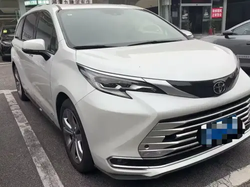 Toyota Sienna, 2024
