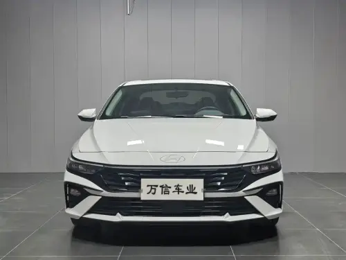 Hyundai Elantra, 2023
