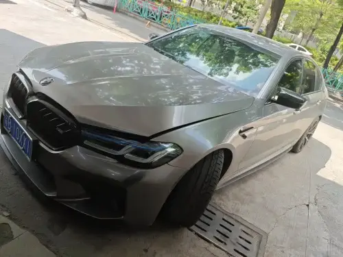 BMW 5-Series, 2022
