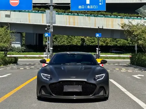 Aston Martin DBS, 2020