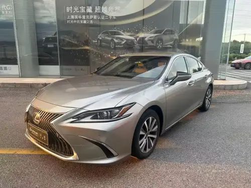 Lexus ES, 2020