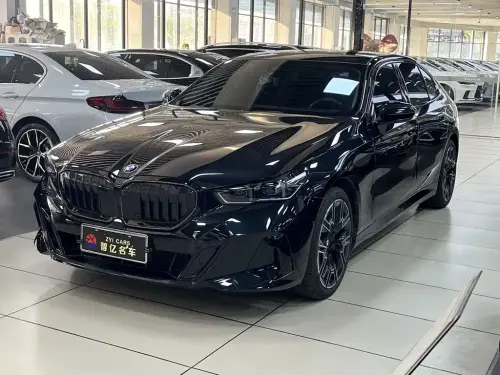 BMW 5-Series, 2025