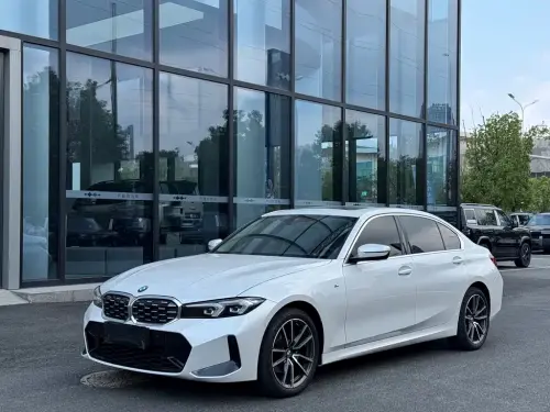 BMW 3-Series, 2023