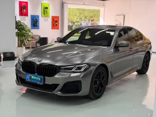 BMW 5-Series, 2022