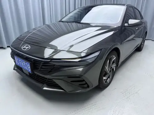 Hyundai Elantra, 2024