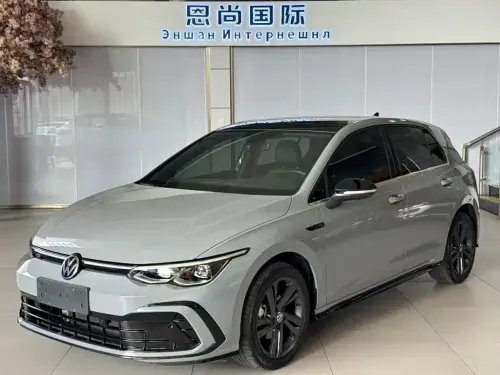 Volkswagen Golf, 2024