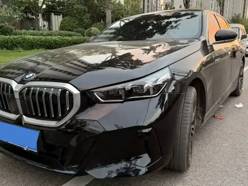 BMW 5-Series, 2026