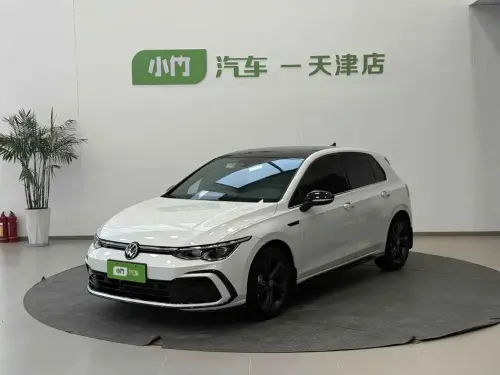 Volkswagen Golf, 2022