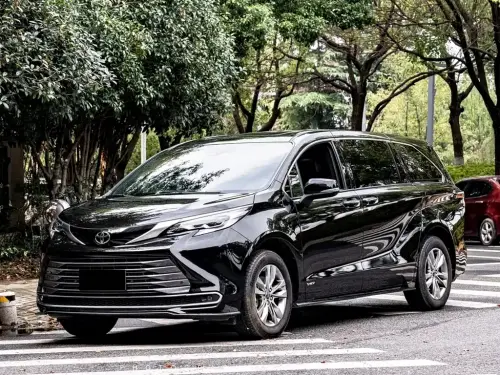 Toyota Sienna, 2024