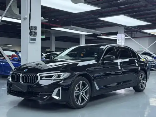 BMW 5-Series, 2022