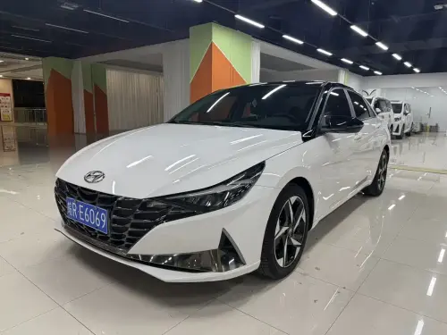 Hyundai Elantra, 2023