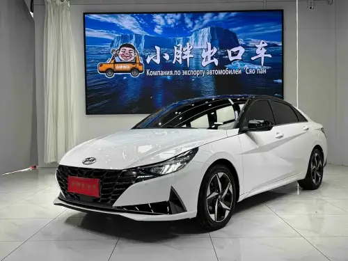 Hyundai Elantra, 2022