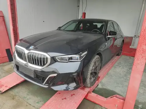 BMW 5-Series, 2025